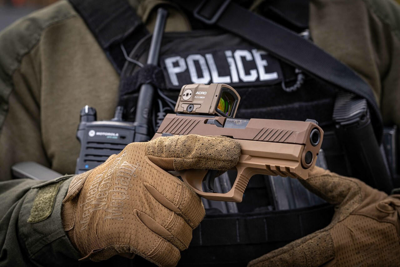 Aimpoint® ACRO P-2™ FDE 3.5 MOA - Red Dot Reflex Sight